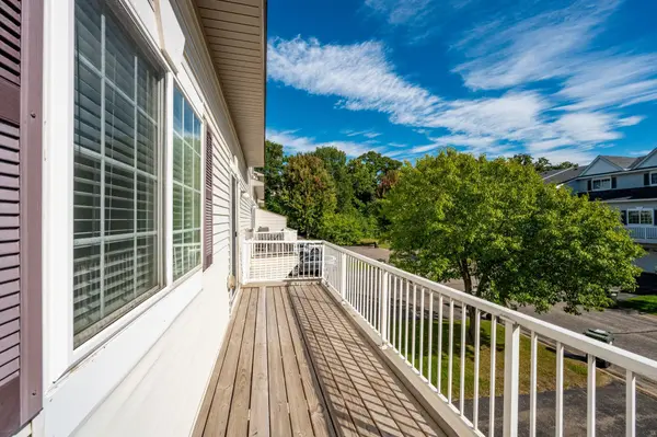 18275 Kerrville TRL #402, Lakeville, MN 55044