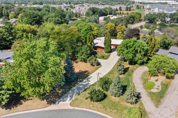 2439 Hauer TRL, Shakopee, MN 55379
