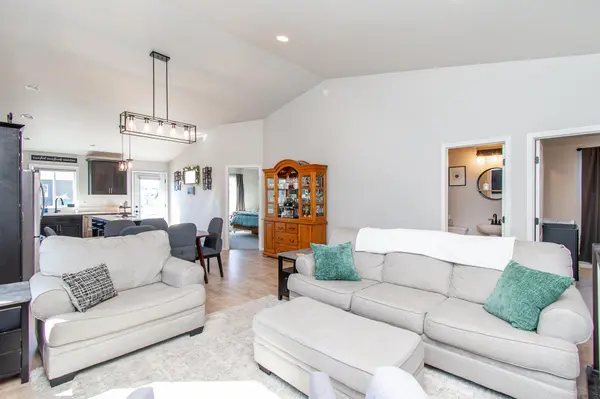 7880 Lost River RD, Horace, ND 58047