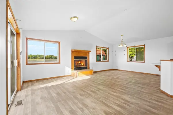 410 Camelia DR, Clayton, WI 54004