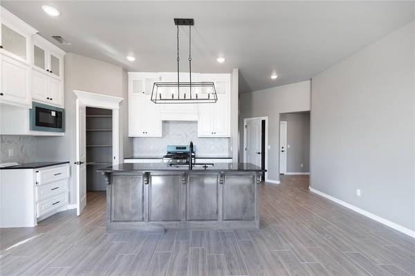 3220 Perch DR, Yukon, OK 73099