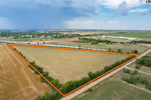 1065 NE 10 Ave, Hoisington, KS 67544