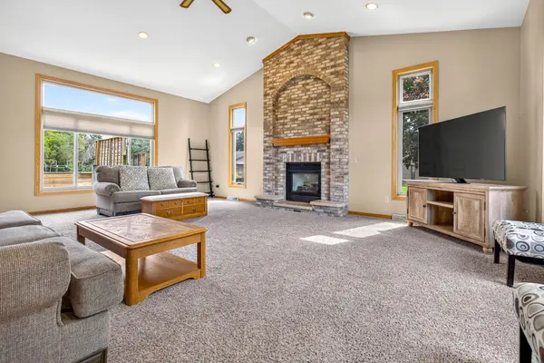 N3548 SUNSET LN, New London, WI 54961