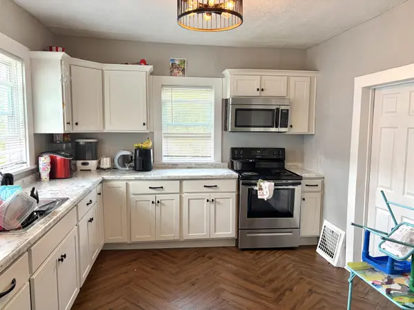 504 CEAPE AVE, Oshkosh, WI 54901-5209