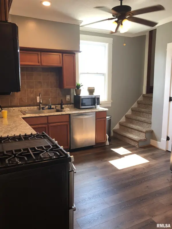 200 S MAIN ST, Winchester, IL 62694
