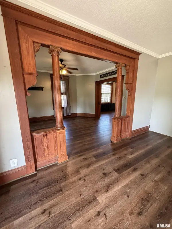 200 S MAIN ST, Winchester, IL 62694