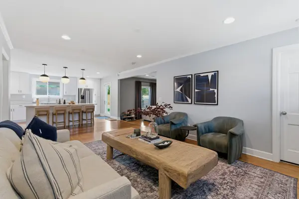 2833 Sugar Tree Rd, Nashville, TN 37215