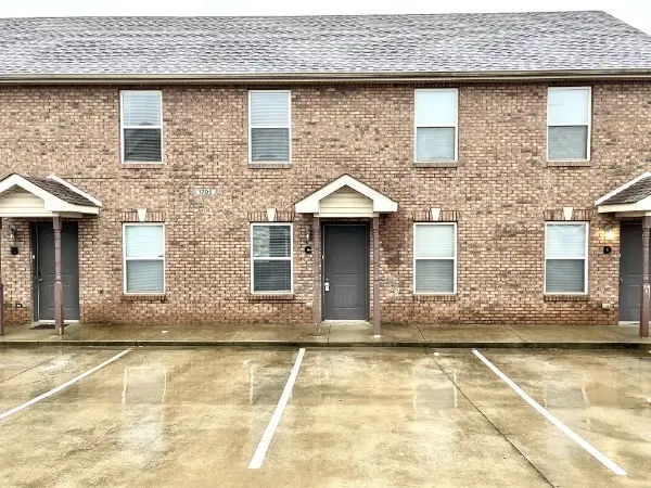 1705 Manning Dr #B, Clarksville, TN 37042