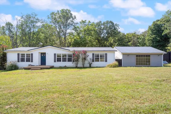 6071 Highway 41a, Pleasant View, TN 37146