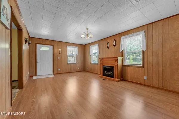 228 Crestwood Circle, Decatur, TN 37322