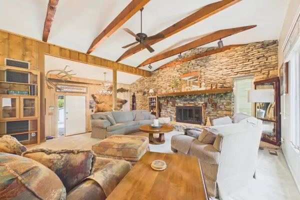 136 Looney LN, Pontiac, MO 65729