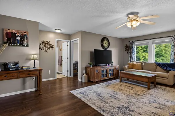 23150 N RD, Holton, KS 66436