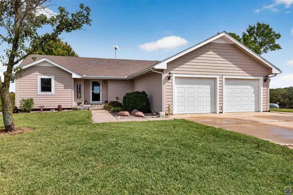 23150 N RD, Holton, KS 66436