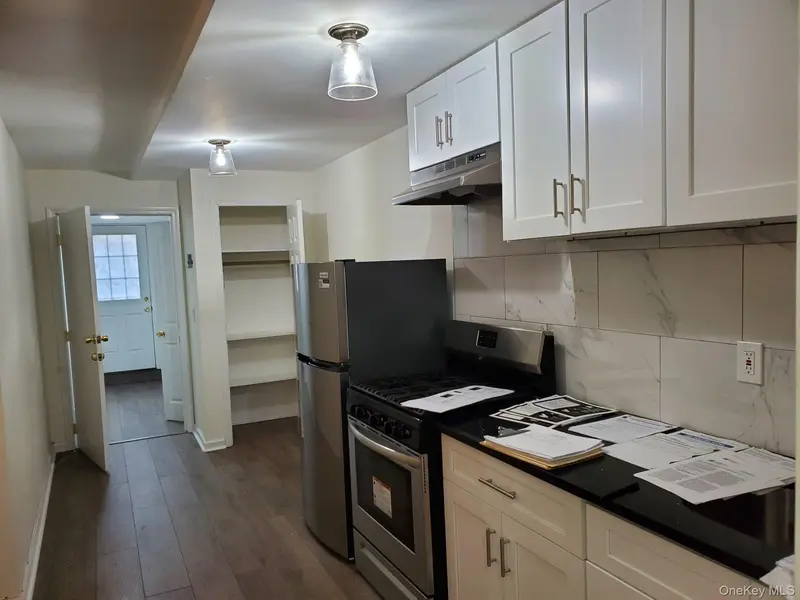 4369 Furman AVE, Bronx, NY 10466
