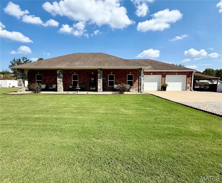 206 Crooked Pine LN, Poplar Bluff, MO 63901