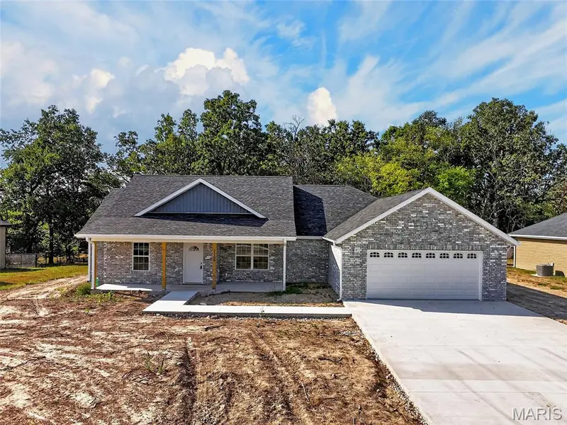 1100 Daytona Drive, Lebanon, MO 65536
