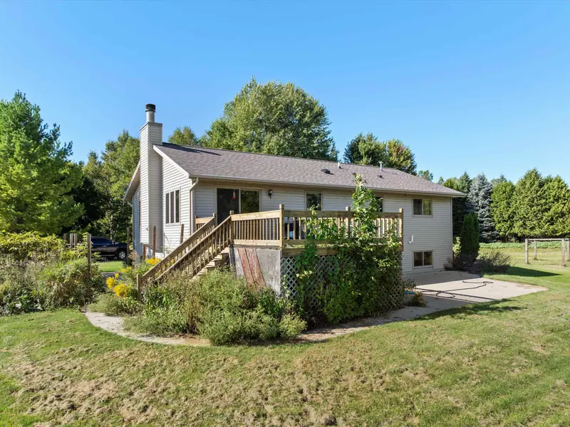 E1933 COUNTY ROAD AB, Denmark, WI 54208-9204