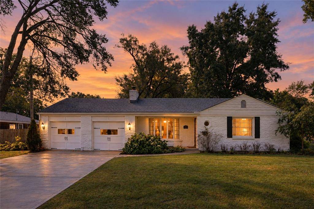 7001 W 68th ST, Overland Park, KS 66204
