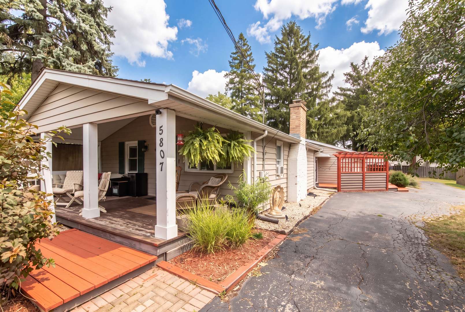 5807 Fairmount AVE, Downers Grove, IL 60516