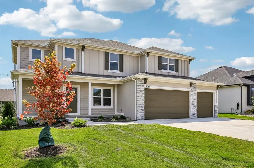 16383 W 166th CT, Olathe, KS 66062