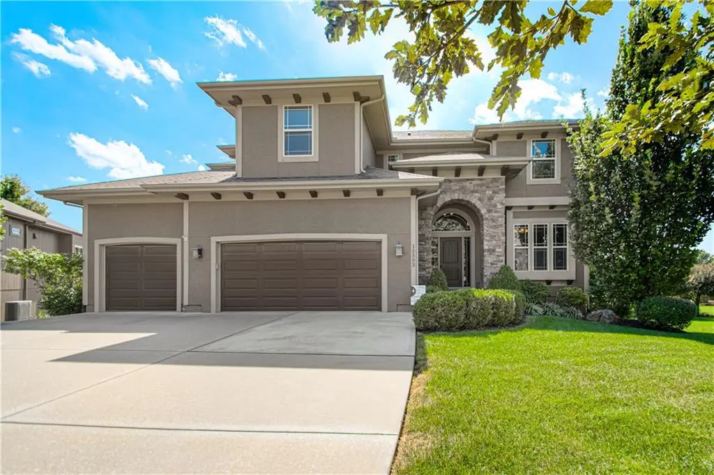15553 W 163rd TER, Olathe, KS 66062