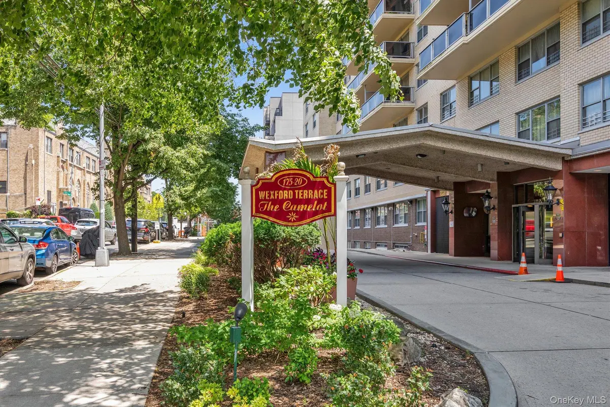 175-20 Wexford TER #4X, Jamaica Estates, NY 11432