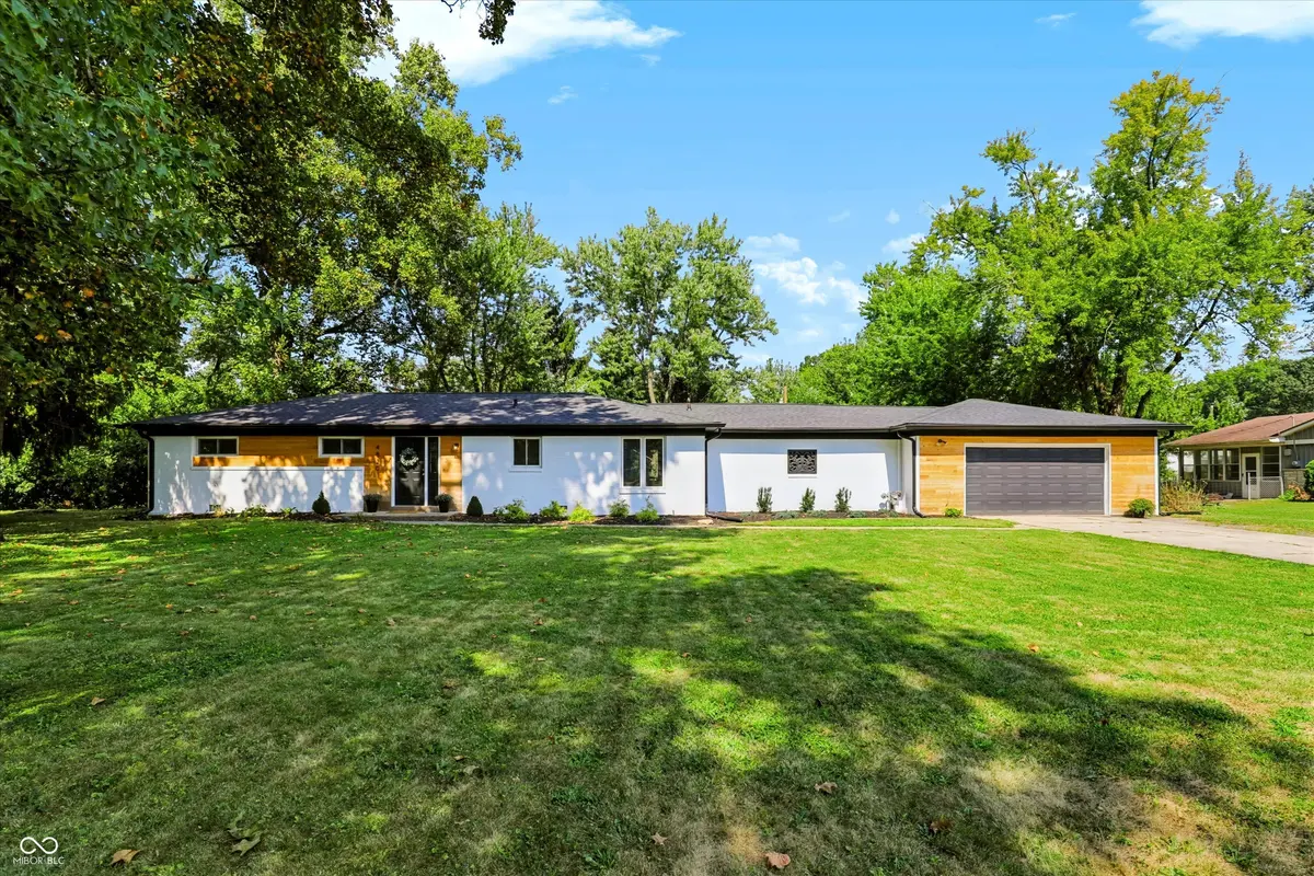 4820 E 70th ST, Indianapolis, IN 46220