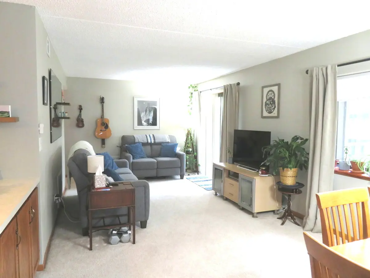101 Caterpillar DR #2C, Joliet, IL 60436