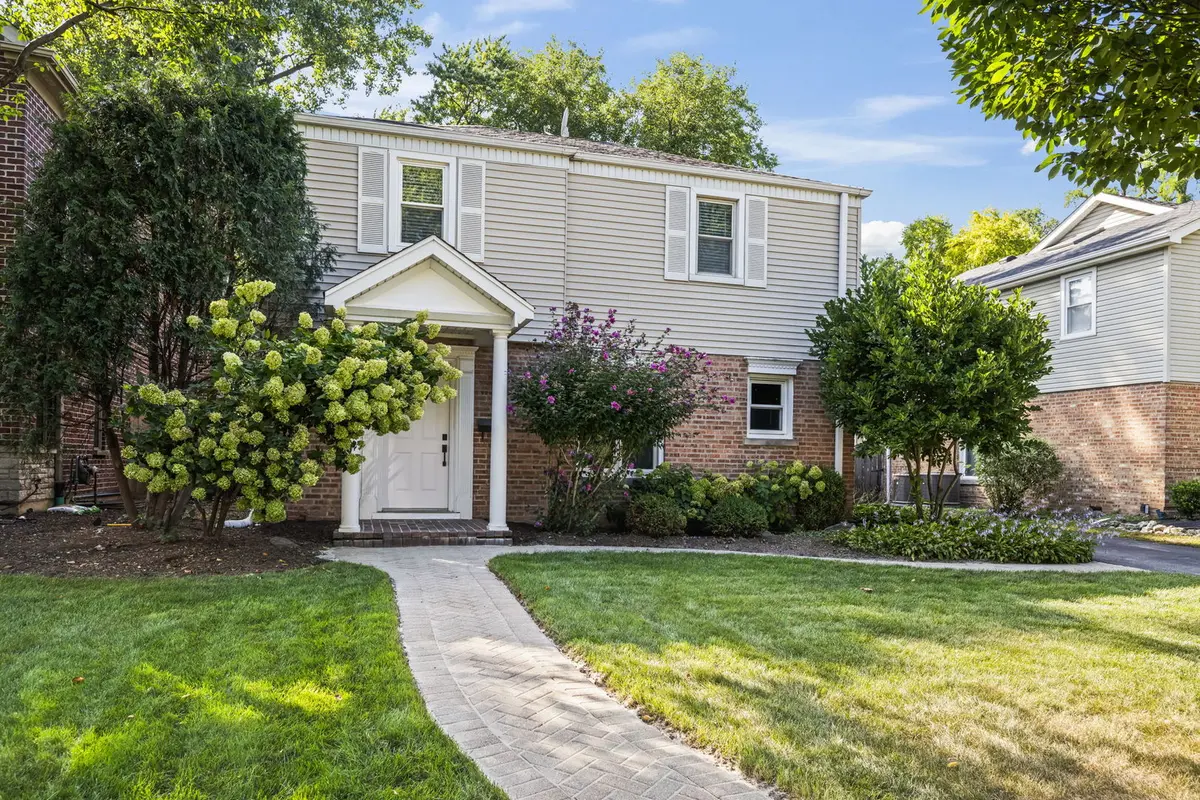 630 S Dryden PL, Arlington Heights, IL 60005