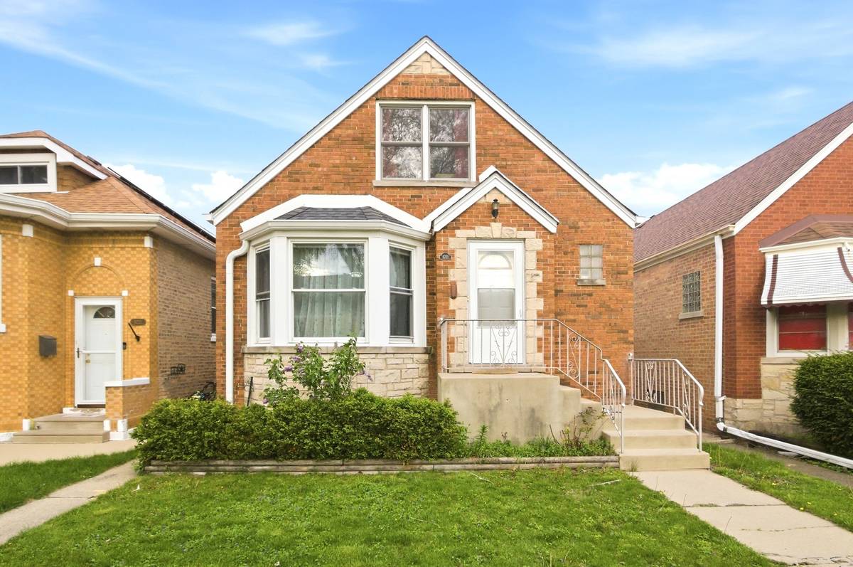 5221 N Marmora AVE, Chicago, IL 60630