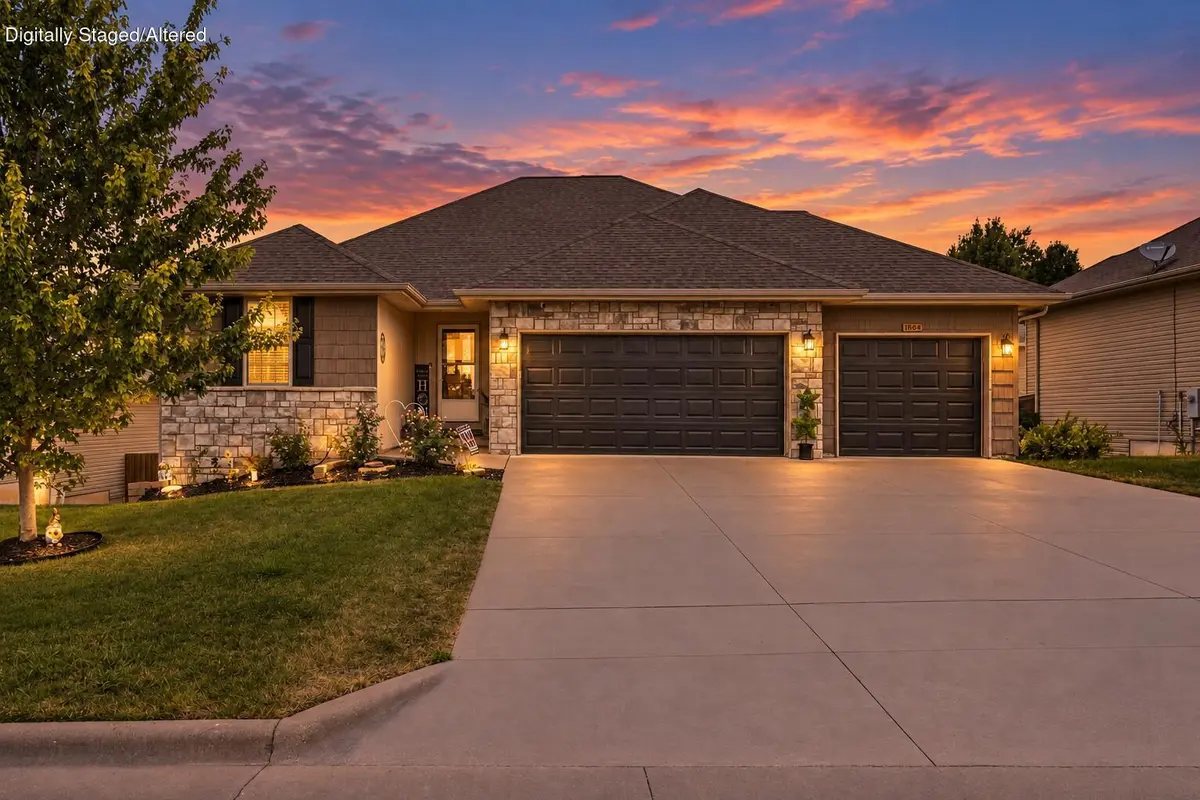 1807 E Costa Mesa CT, Ozark, MO 65721