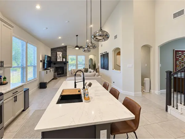 102 Methodius DR, Hutto, TX 78634