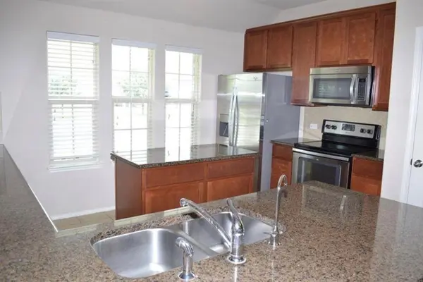 520 S Brook DR, Leander, TX 78641
