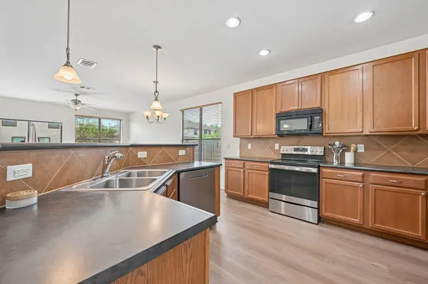 344 Matthews LN, Kyle, TX 78640