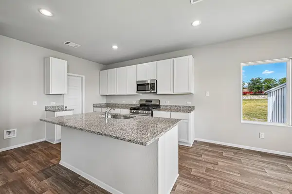 180 Lennox DR, Kyle, TX 78640