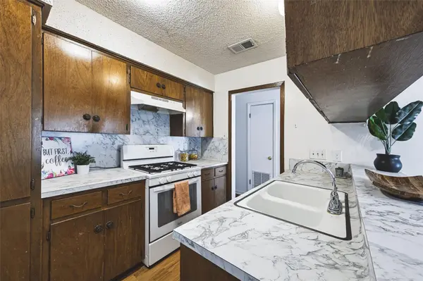 4713 Sagebrush TRL #B, Austin, TX 78745