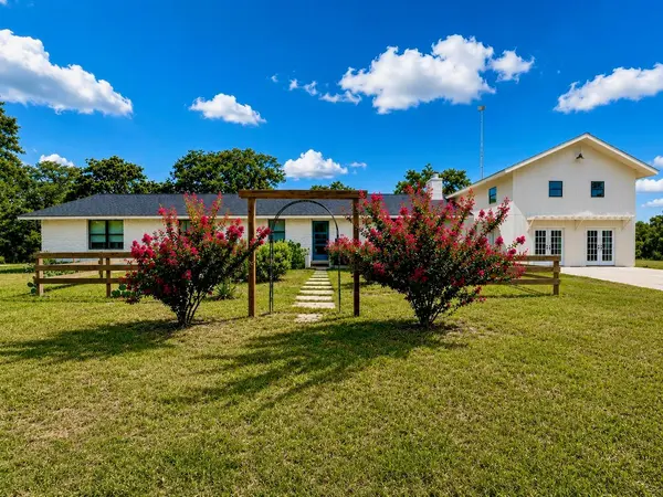 510B-D Thousand Oaks DR, Cedar Creek, TX 78612