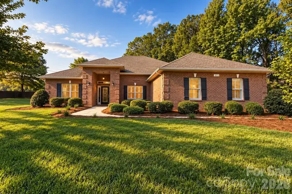 5073 Timberline LN, Gastonia, NC 28056