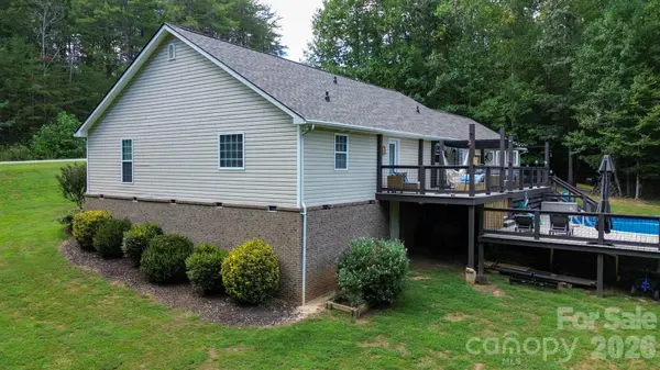 2055 Piper Ridge DR, Lenoir, NC 28645