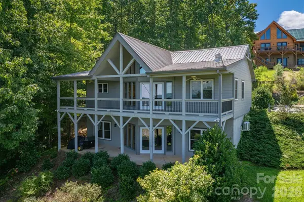 2262 Grandview Peaks DR, Nebo, NC 28761