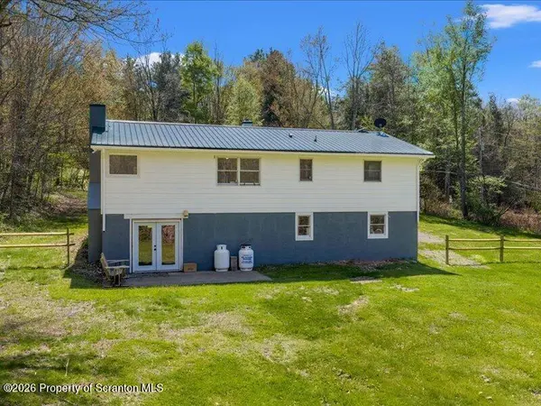 11 Padula RD, Tunkhannock, PA 18657