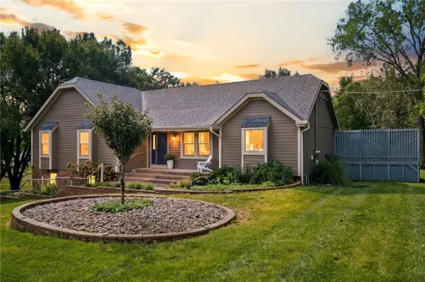 19985 W 119th ST, Olathe, KS 66061