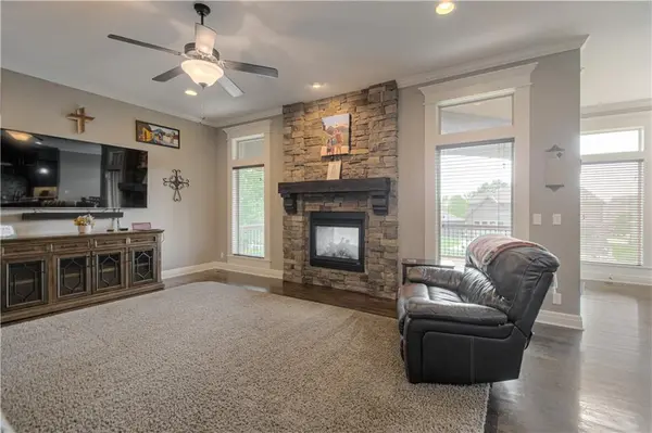 15553 W 163rd TER, Olathe, KS 66062