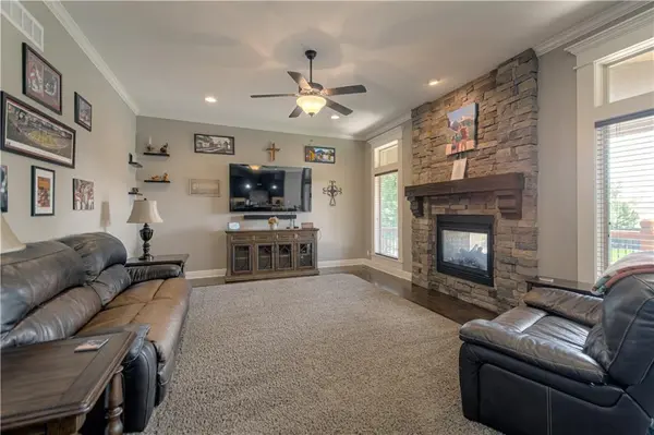 15553 W 163rd TER, Olathe, KS 66062