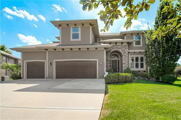 15553 W 163rd TER, Olathe, KS 66062