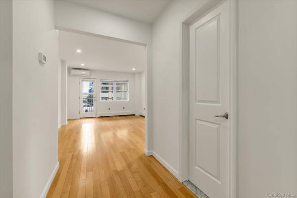 251 W Broadway #210, Long Beach, NY 11561