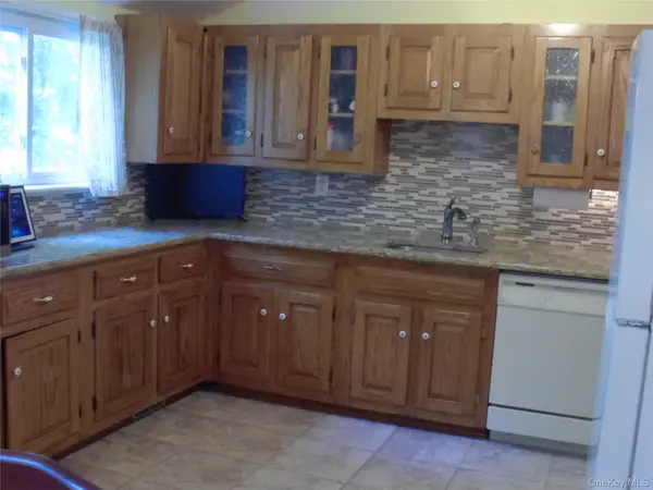 1288 Waverly AVE, Farmingville, NY 11738