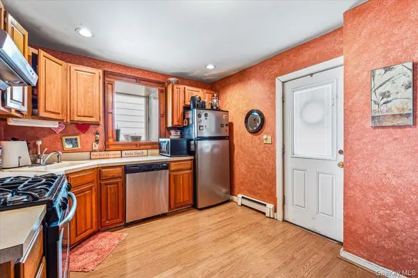201-13 34th AVE, Bayside, NY 11361