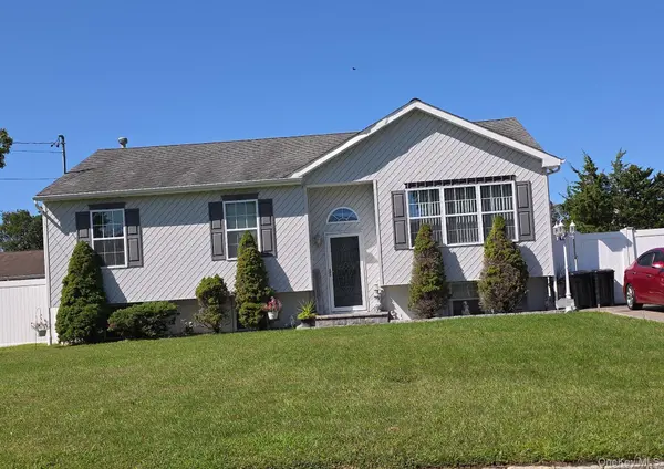 906 Bayview AVE, Bellport, NY 11713
