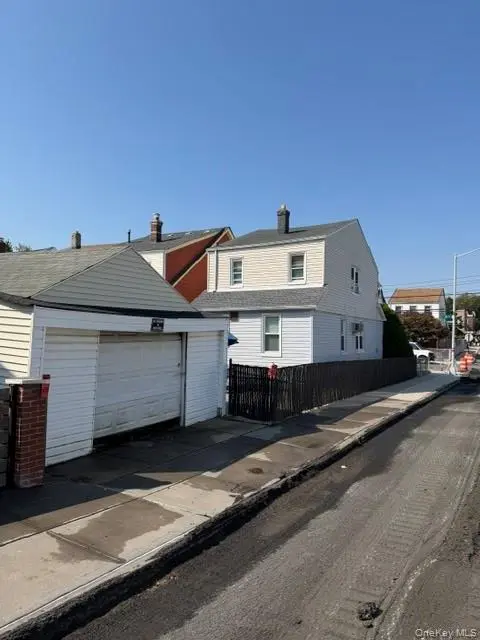 5327 70th ST, Maspeth, NY 11378
